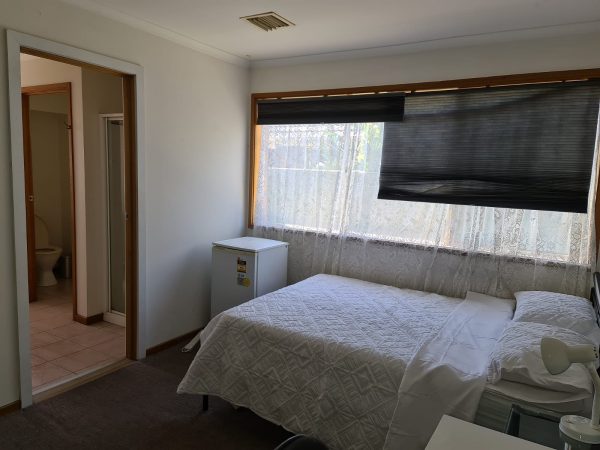 McMahons Rd - Room 1